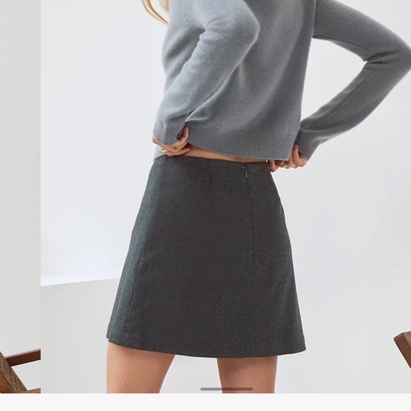 Aritzia Wilfred Classic Mini Skirt size 2 - Picture 5 of 6
